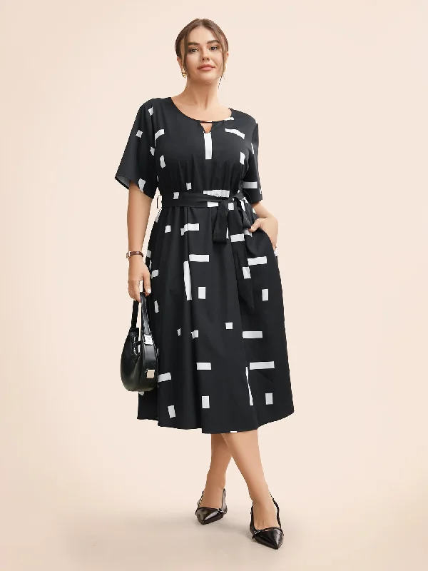 Women's Trendy Clothing Now on Sale for Chic Urban Styles Geometric Print Keyhole Pocket Midi Dress