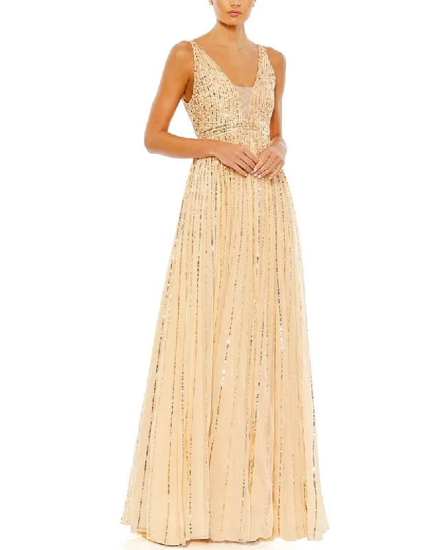 Women's Trendy Clothes Grab Romantic Date - Night Styles Now Mac Duggal V Neck Gown