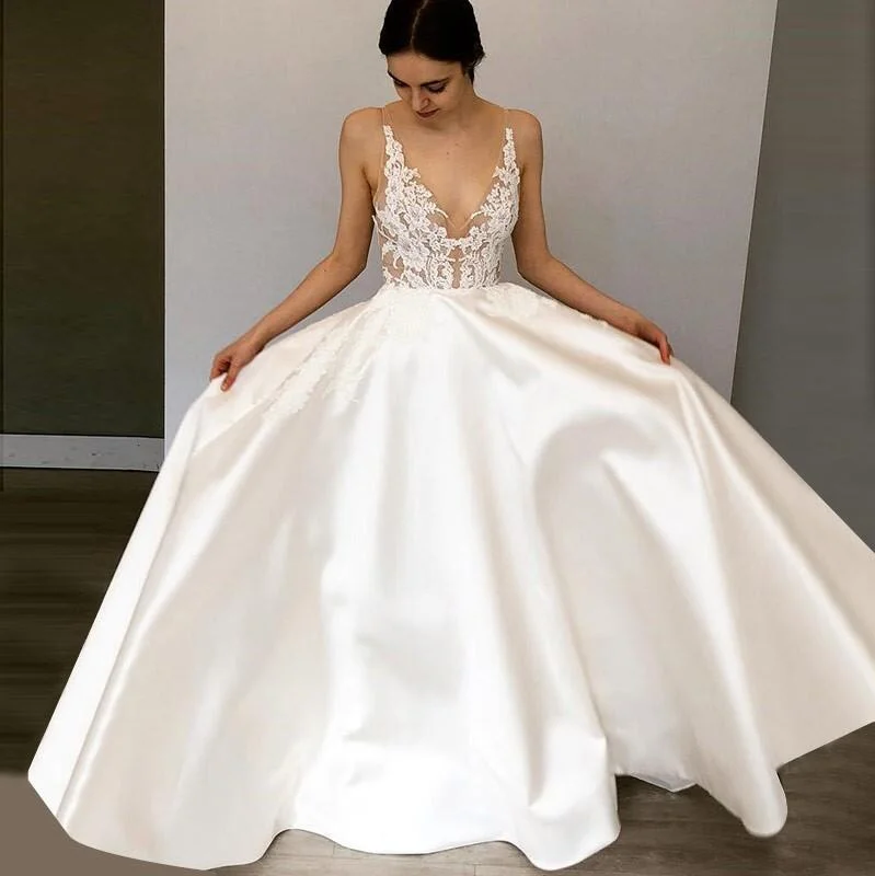 Women's Wardrobe Apparel Boho - Chic Festival - Ready Style New Arrival High Qulaity A-Line Deep V-Neck  Satin Beach Wedding Dress with Appliques, WD0154