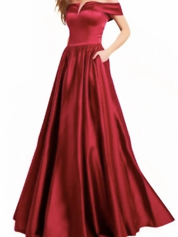 Women's Transitional Outfit Polished Finish Off The Shoulder Ballgown In Burgundy